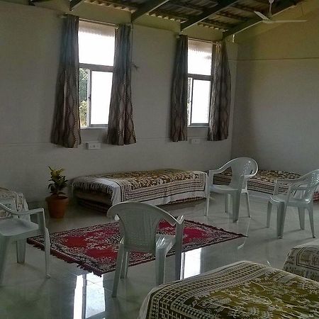 Palm Springs Lake Resort Jaitapur Ngoại thất bức ảnh